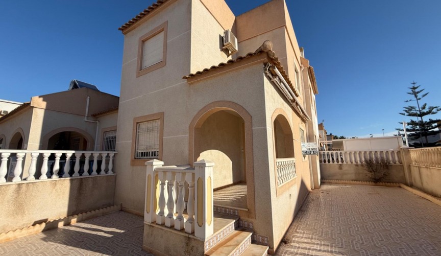 Brukt - Town House -
Torrevieja - La Siesta - El Salado - Torreta