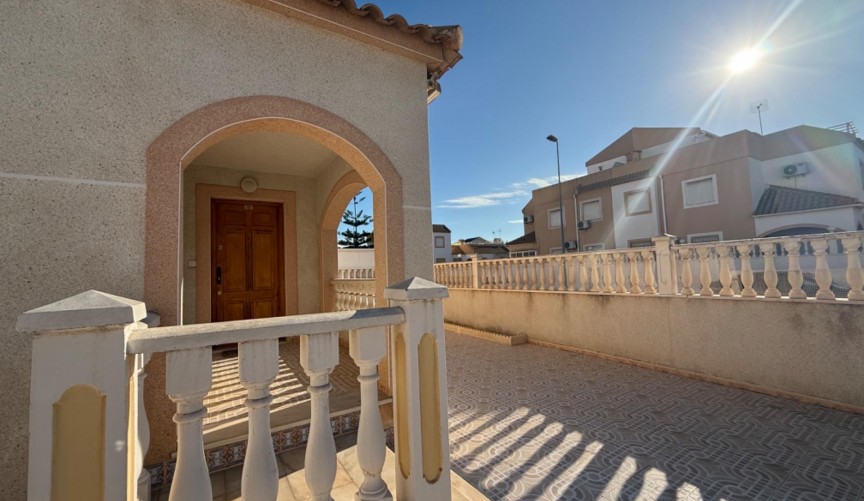 Brukt - Town House -
Torrevieja - La Siesta - El Salado - Torreta