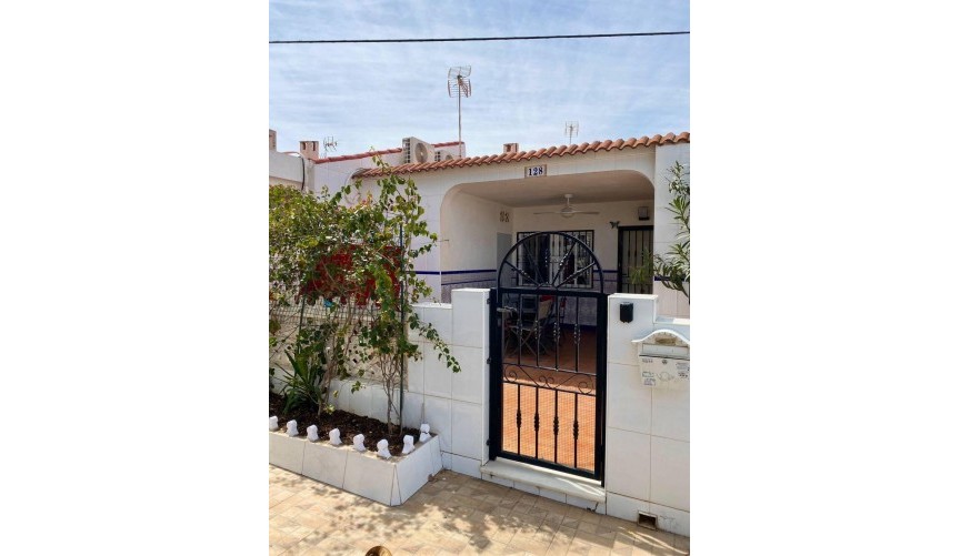 Brukt - Town House -
Torrevieja - La Siesta - El Salado - Torreta