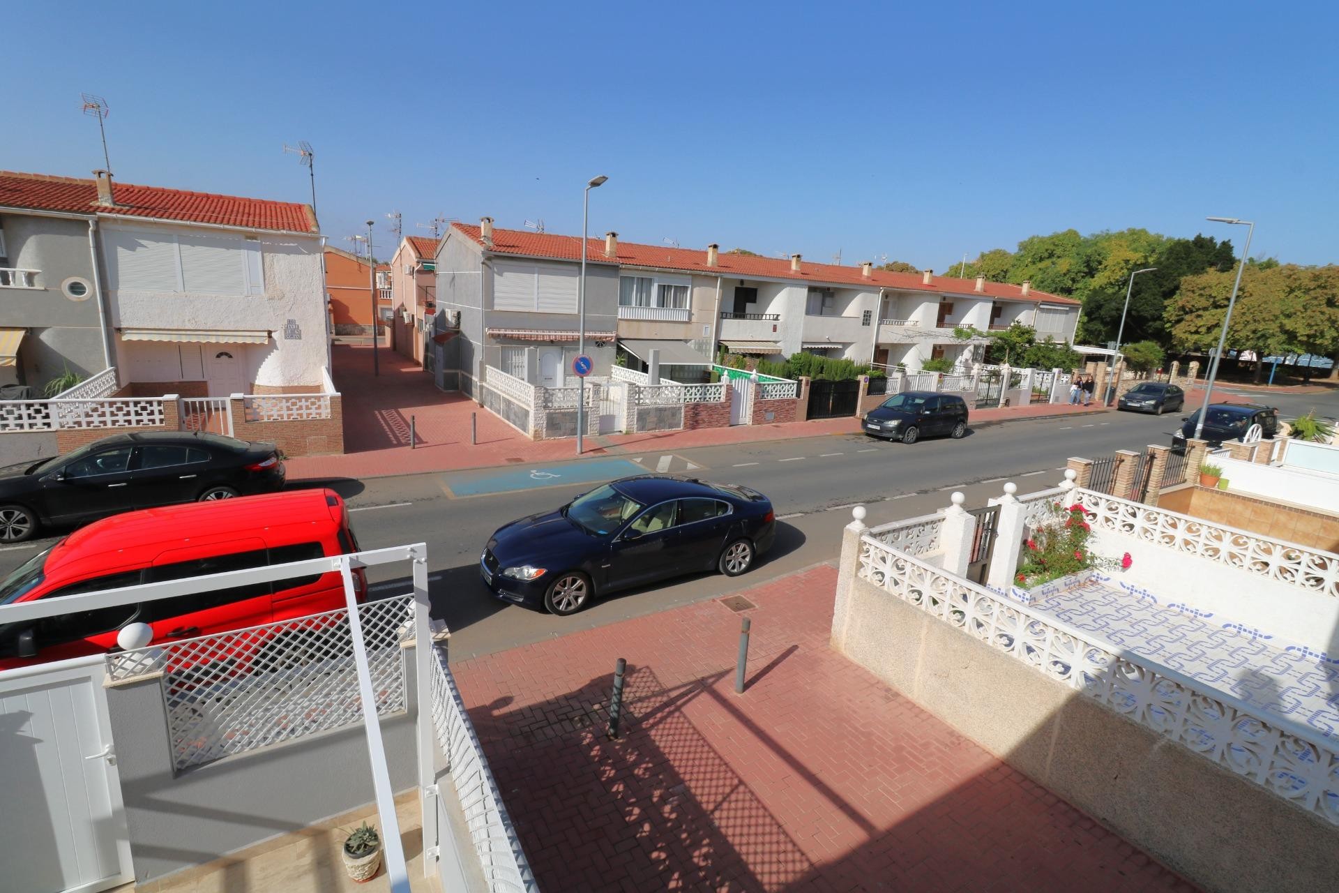 Brukt - Town House -
Torrevieja - Playa De Los Naufragos