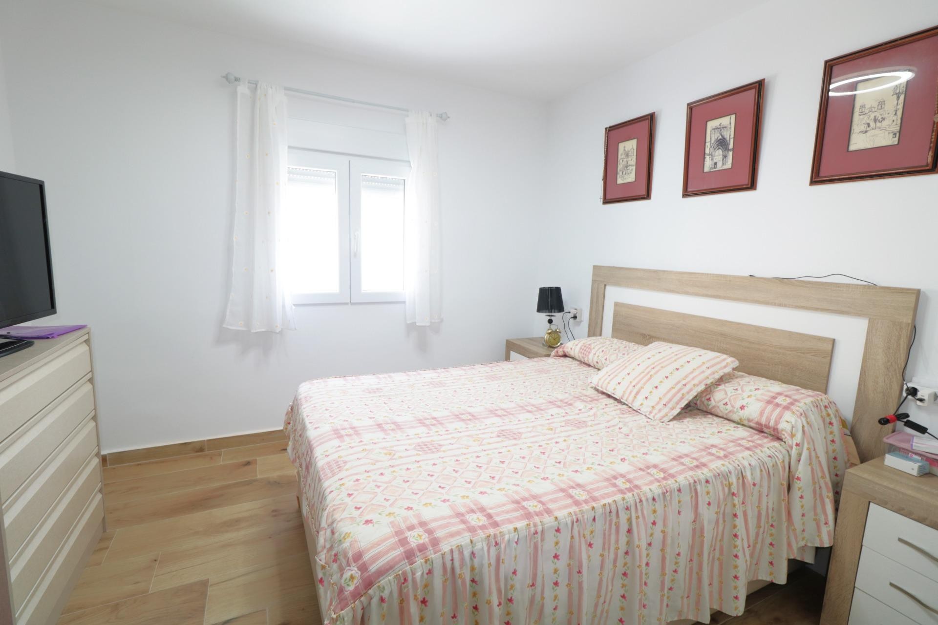 Brukt - Town House -
Torrevieja - Playa De Los Naufragos