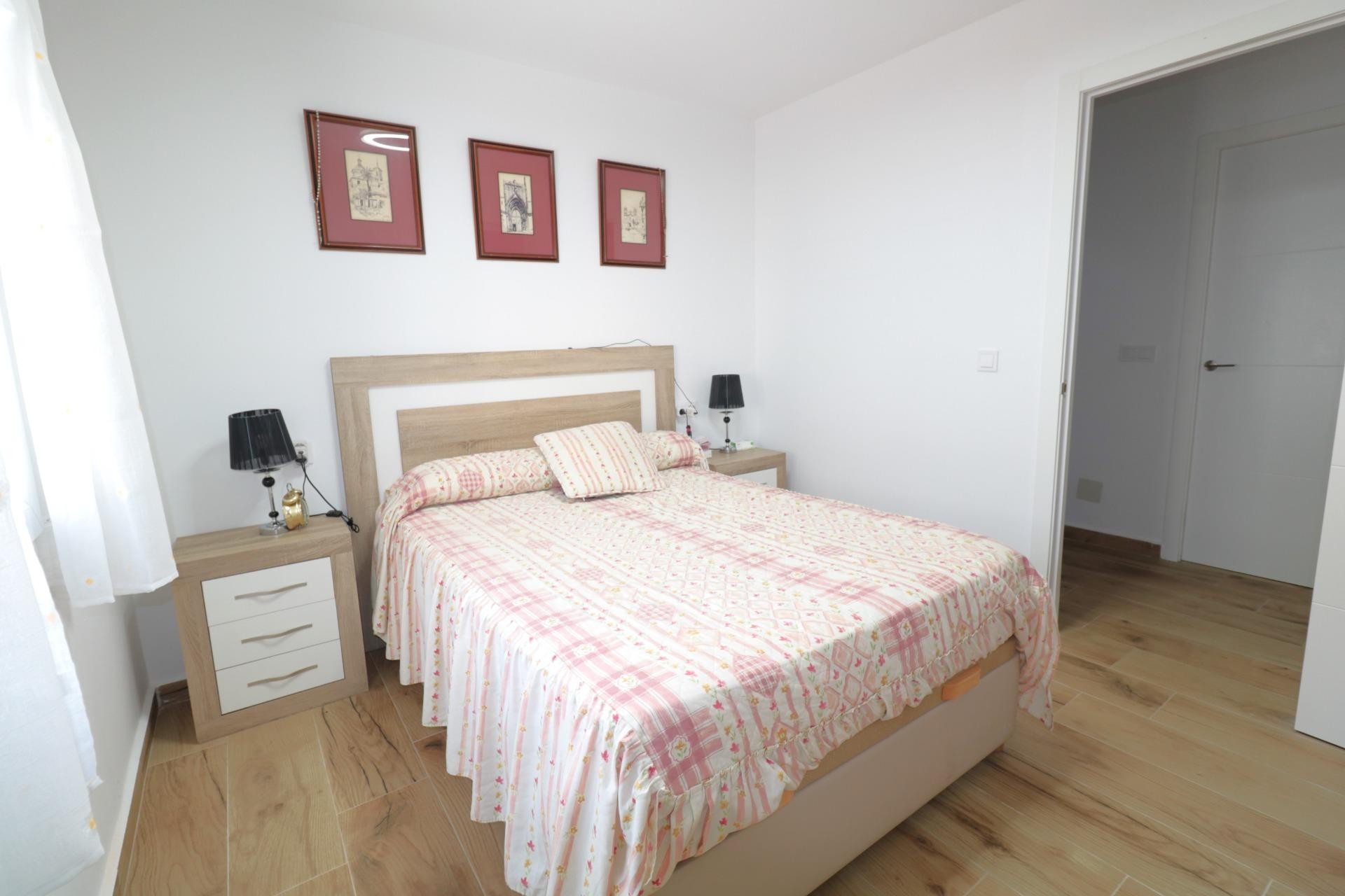 Brukt - Town House -
Torrevieja - Playa De Los Naufragos