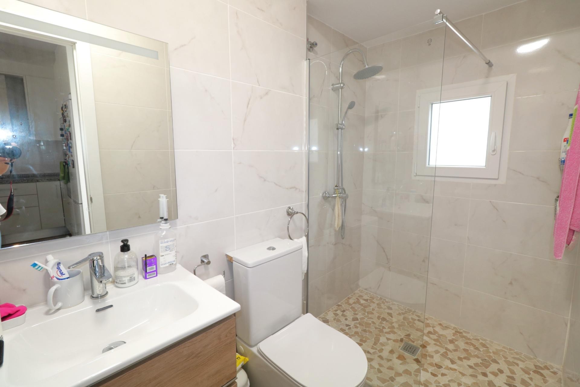 Brukt - Town House -
Torrevieja - Playa De Los Naufragos