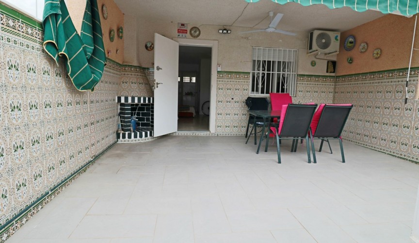 Brukt - Town House -
Torrevieja - Playa De Los Naufragos