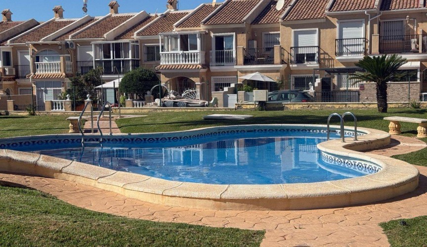 Brukt - Town House -
Torrevieja - Zona Los Frutales