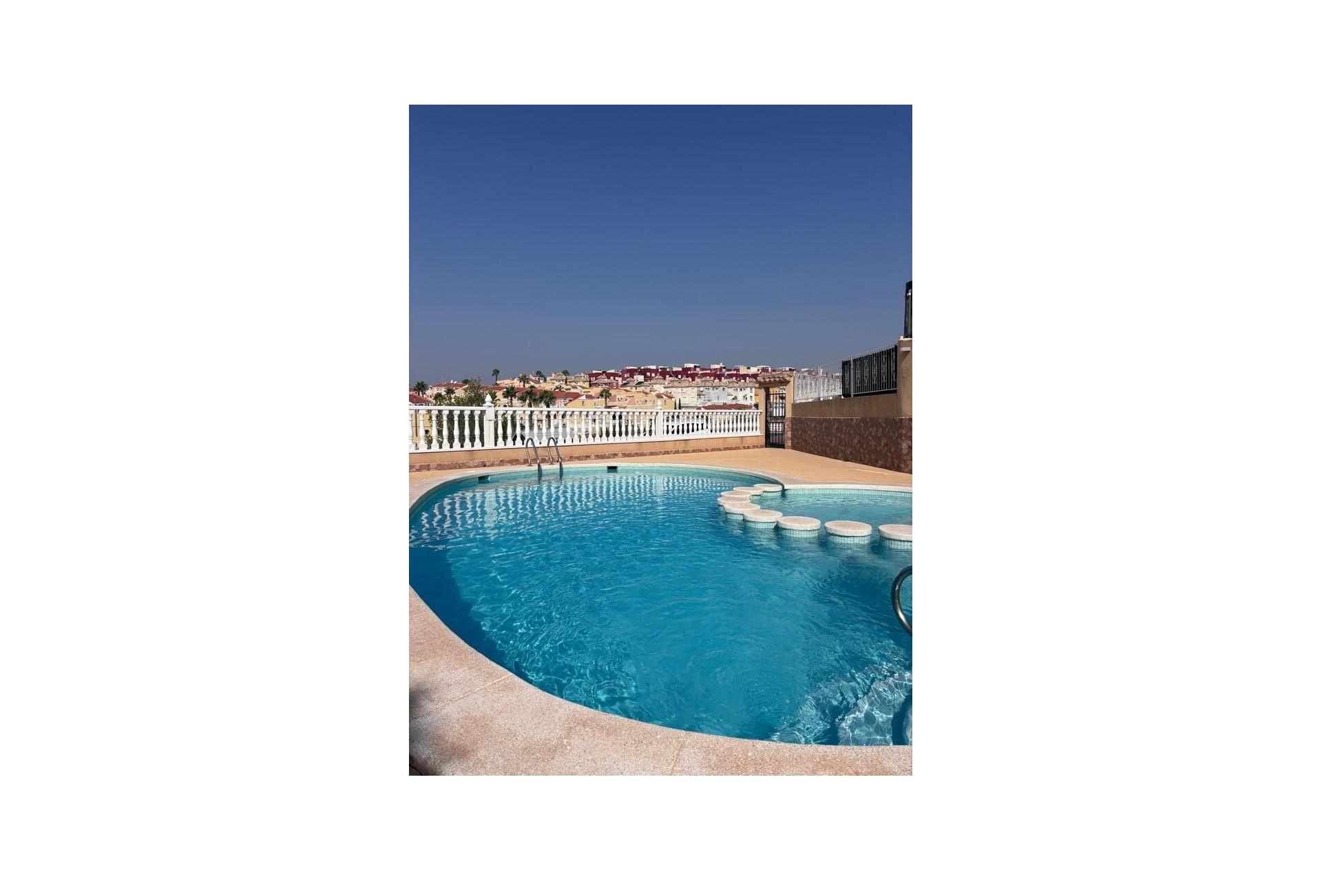 Brukt - Town House -
Villamartin - Costa Blanca