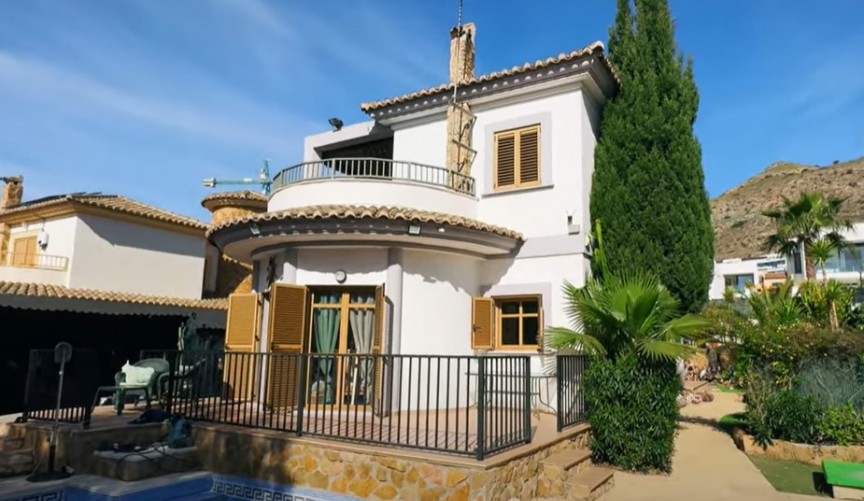 Brukt - Villa -
Benidorm - Costa Blanca