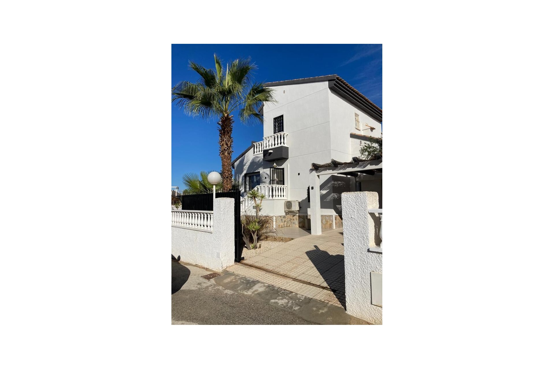 Brukt - Villa -
Benijofar - Costa Blanca