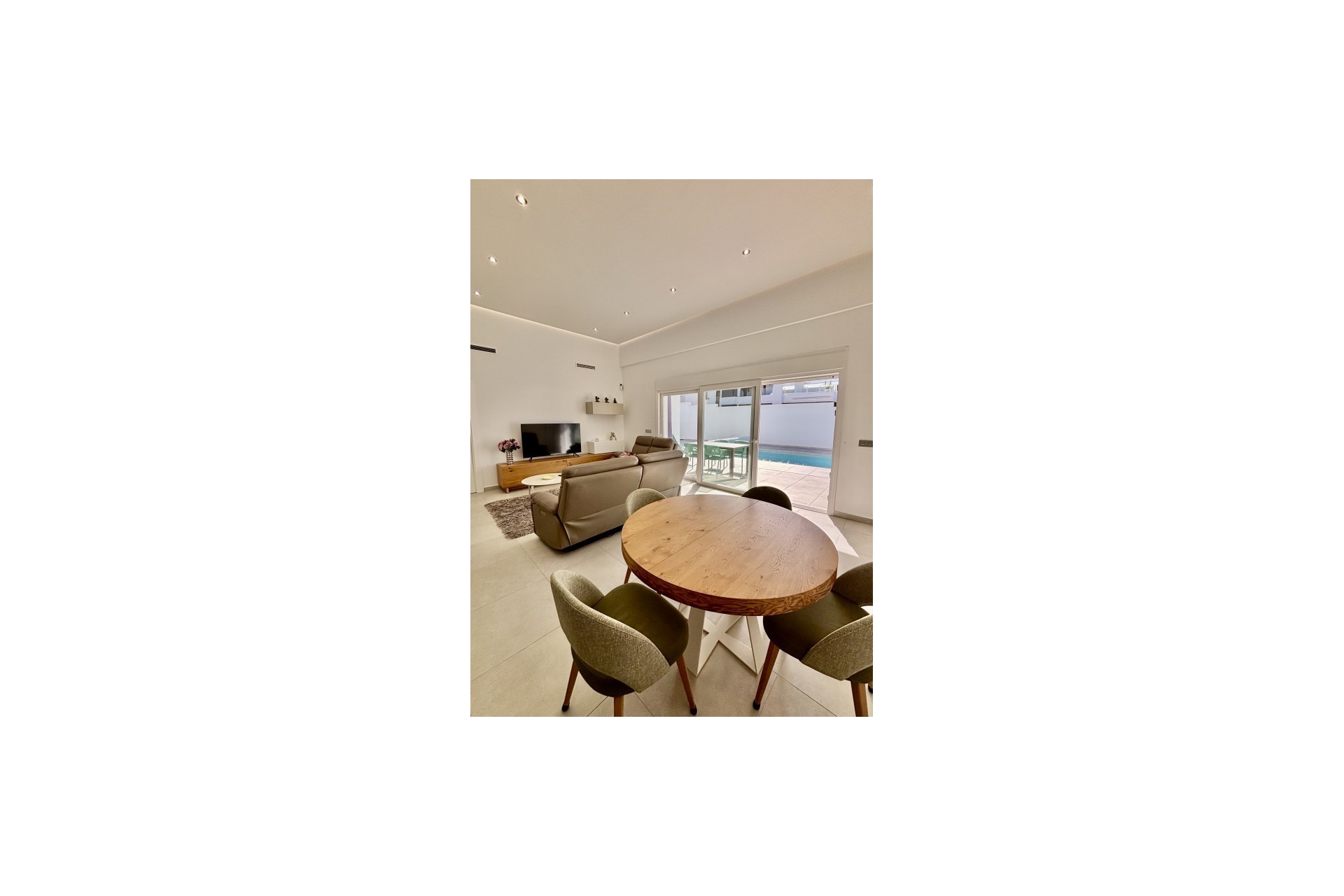 Brukt - Villa -
Benijofar - Costa Blanca