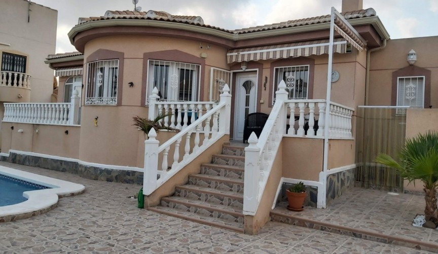 Brukt - Villa -
Benimar - Costa Blanca