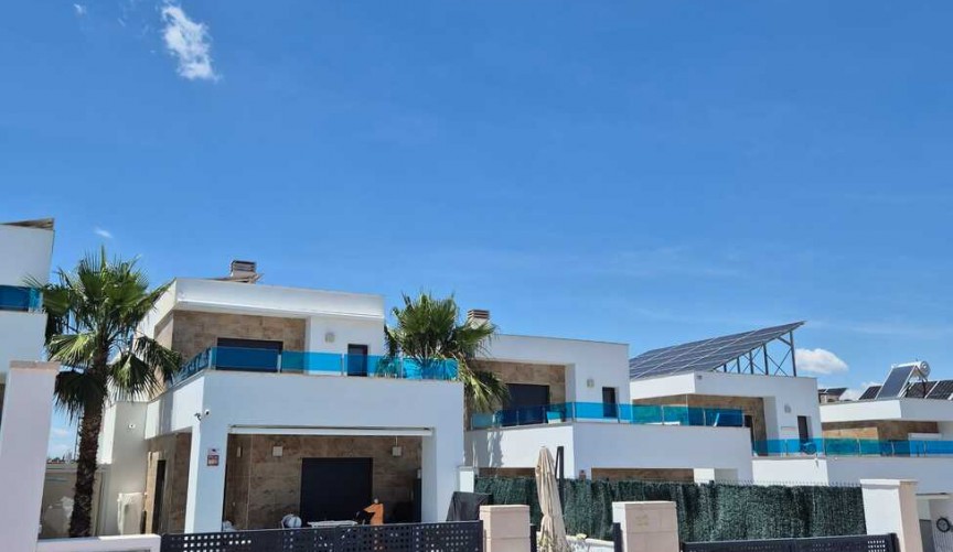 Brukt - Villa -
Bigastro - Costa Blanca