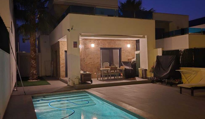 Brukt - Villa -
Bigastro - Costa Blanca