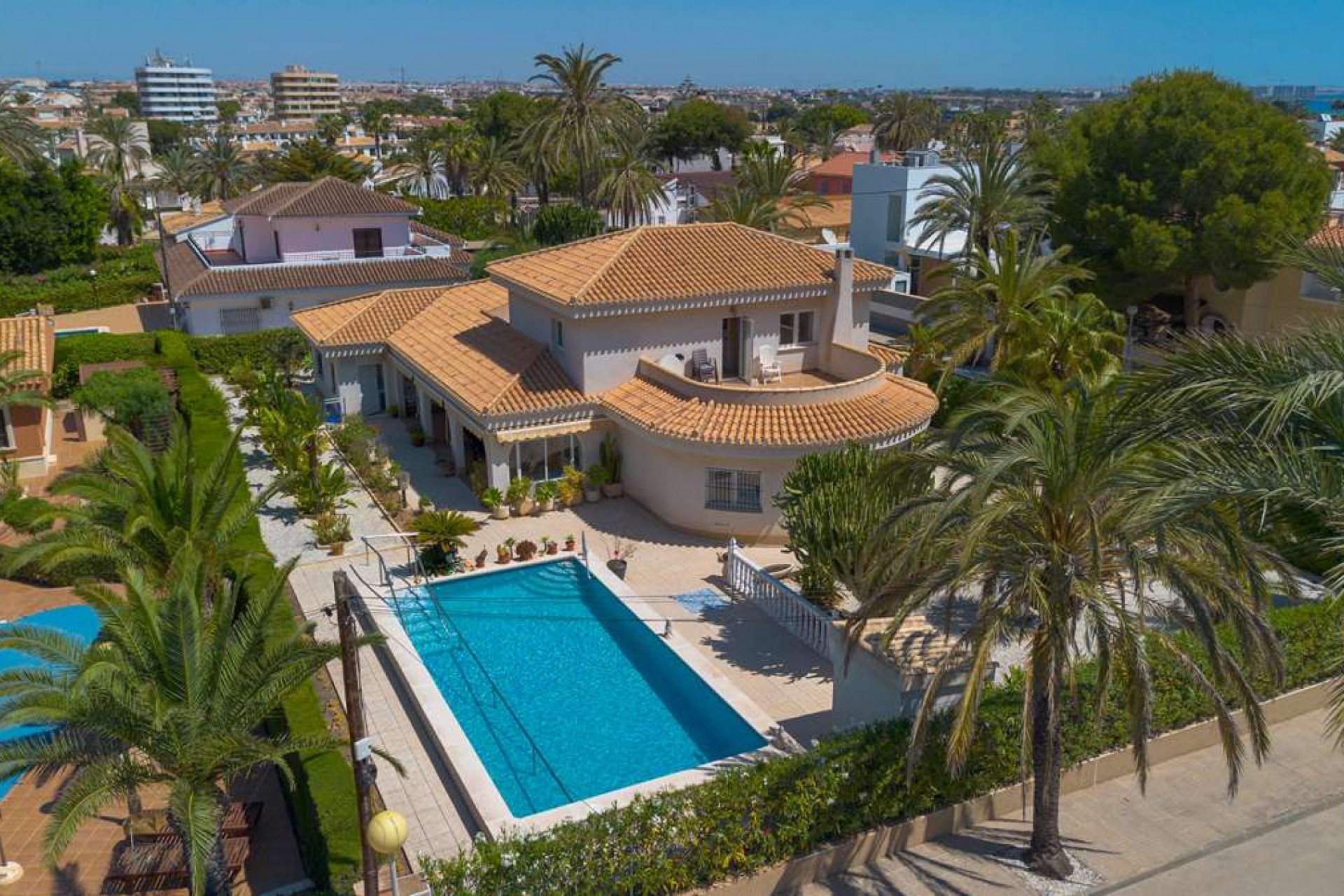 Brukt - Villa -
Cabo Roig - Costa Blanca