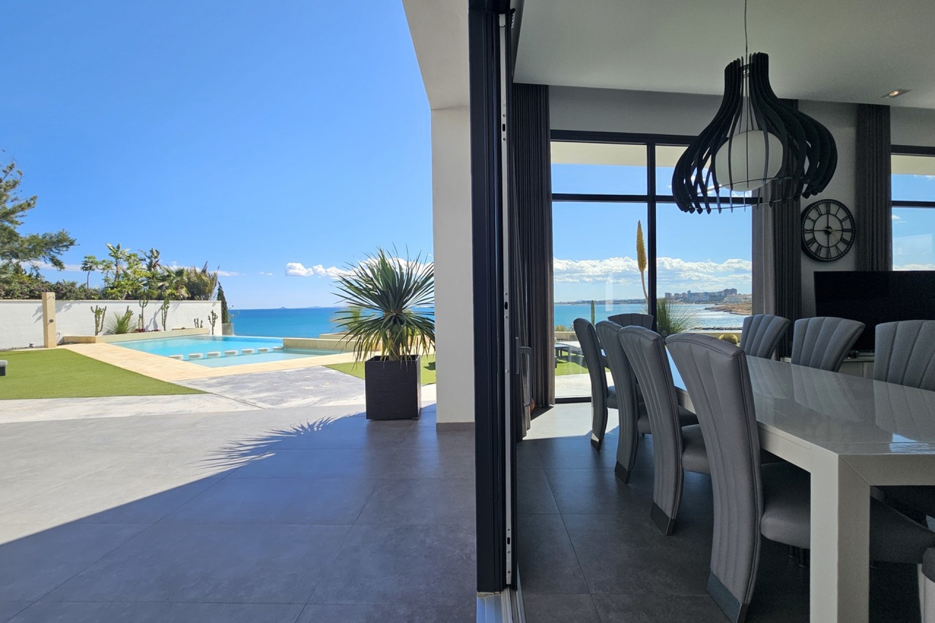 Brukt - Villa -
Cabo Roig - Costa Blanca