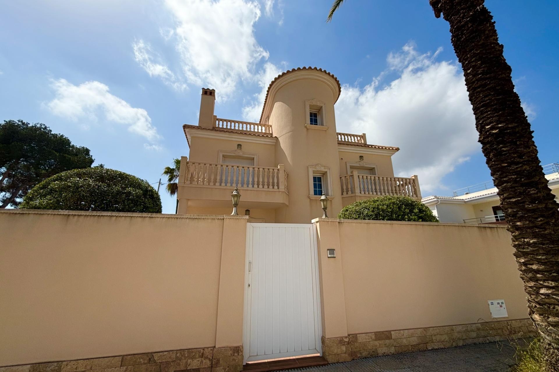Brukt - Villa -
Cabo Roig - Costa Blanca