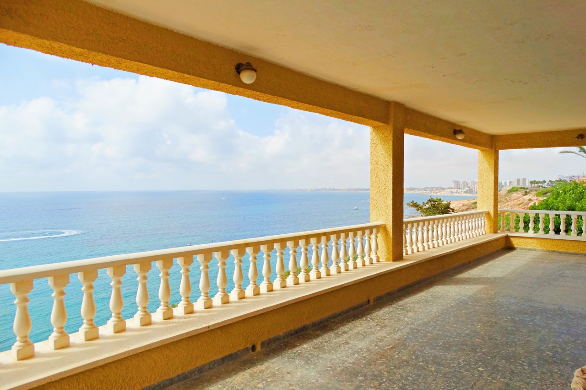 Brukt - Villa -
Cabo Roig - Costa Blanca