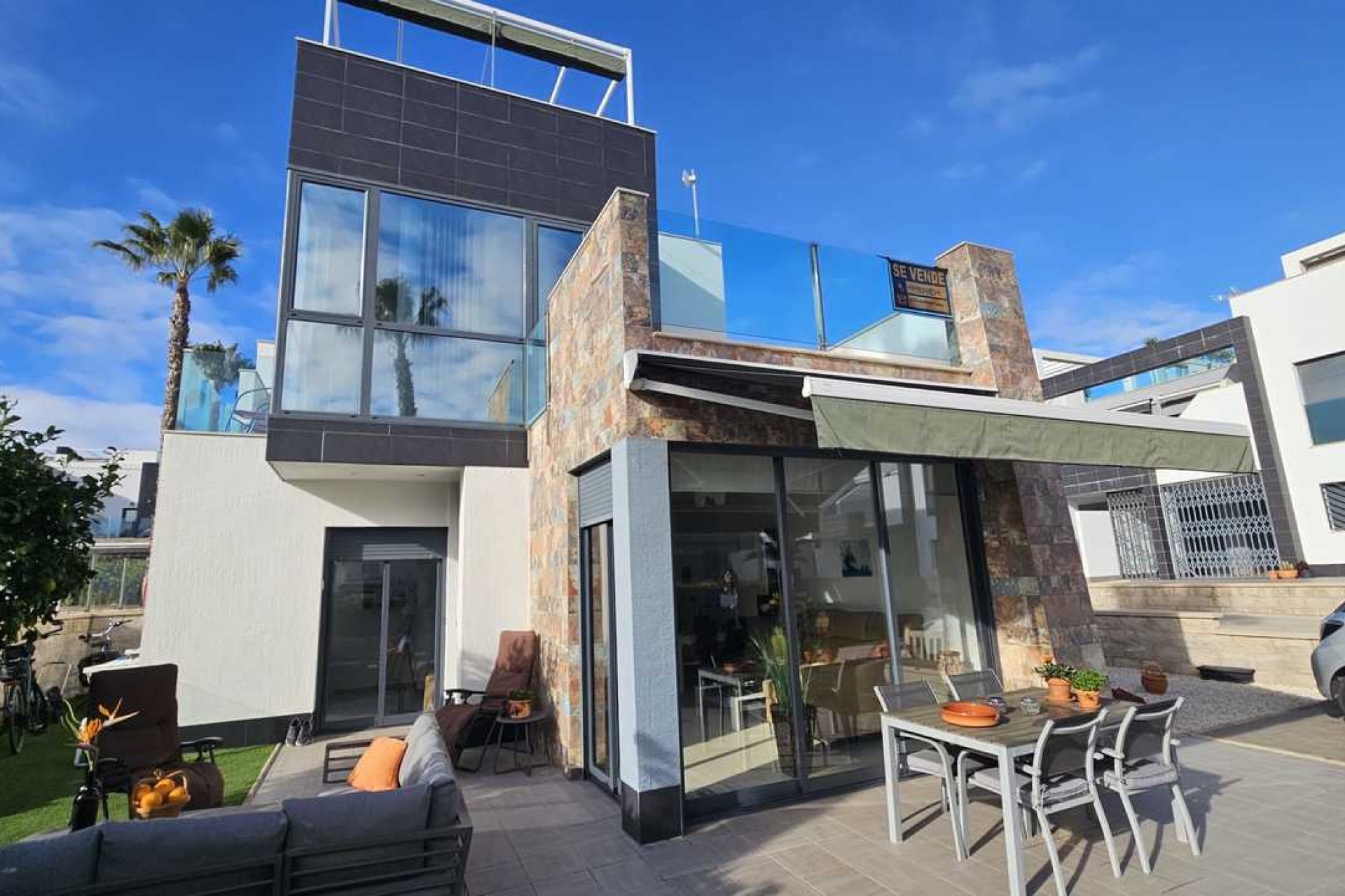 Brukt - Villa -
Cabo Roig - Costa Blanca