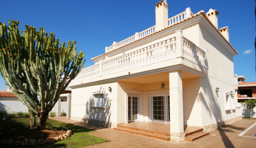 Brukt - Villa -
Cabo Roig - Costa Blanca