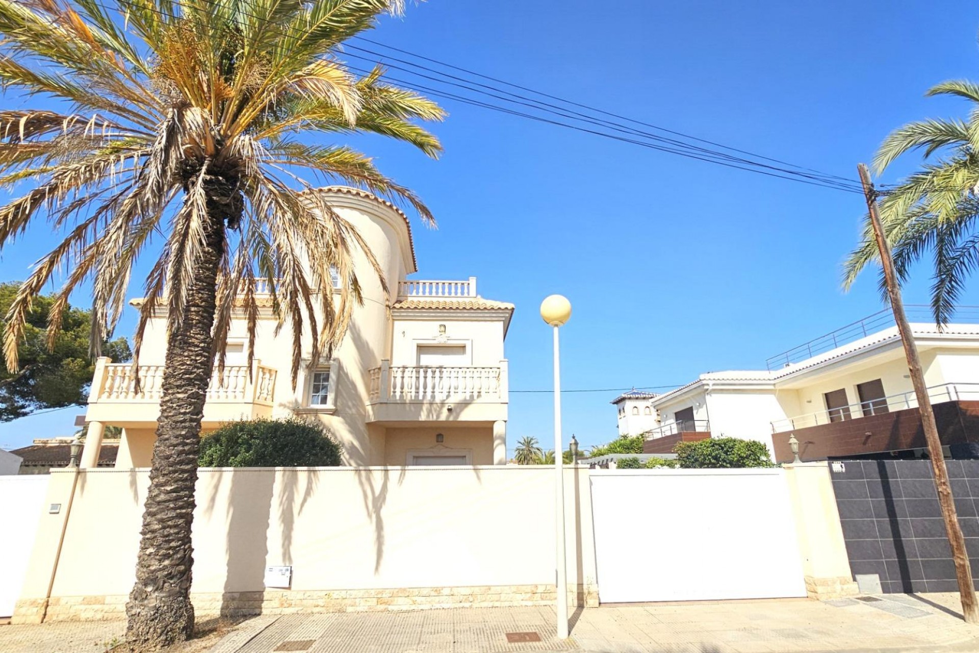 Brukt - Villa -
Cabo Roig - La Caleta