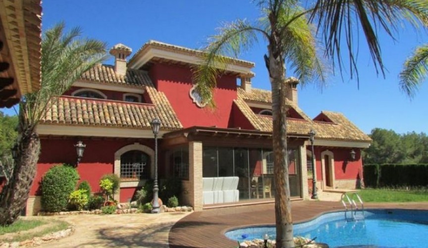 Brukt - Villa -
Campoamor - Costa Blanca