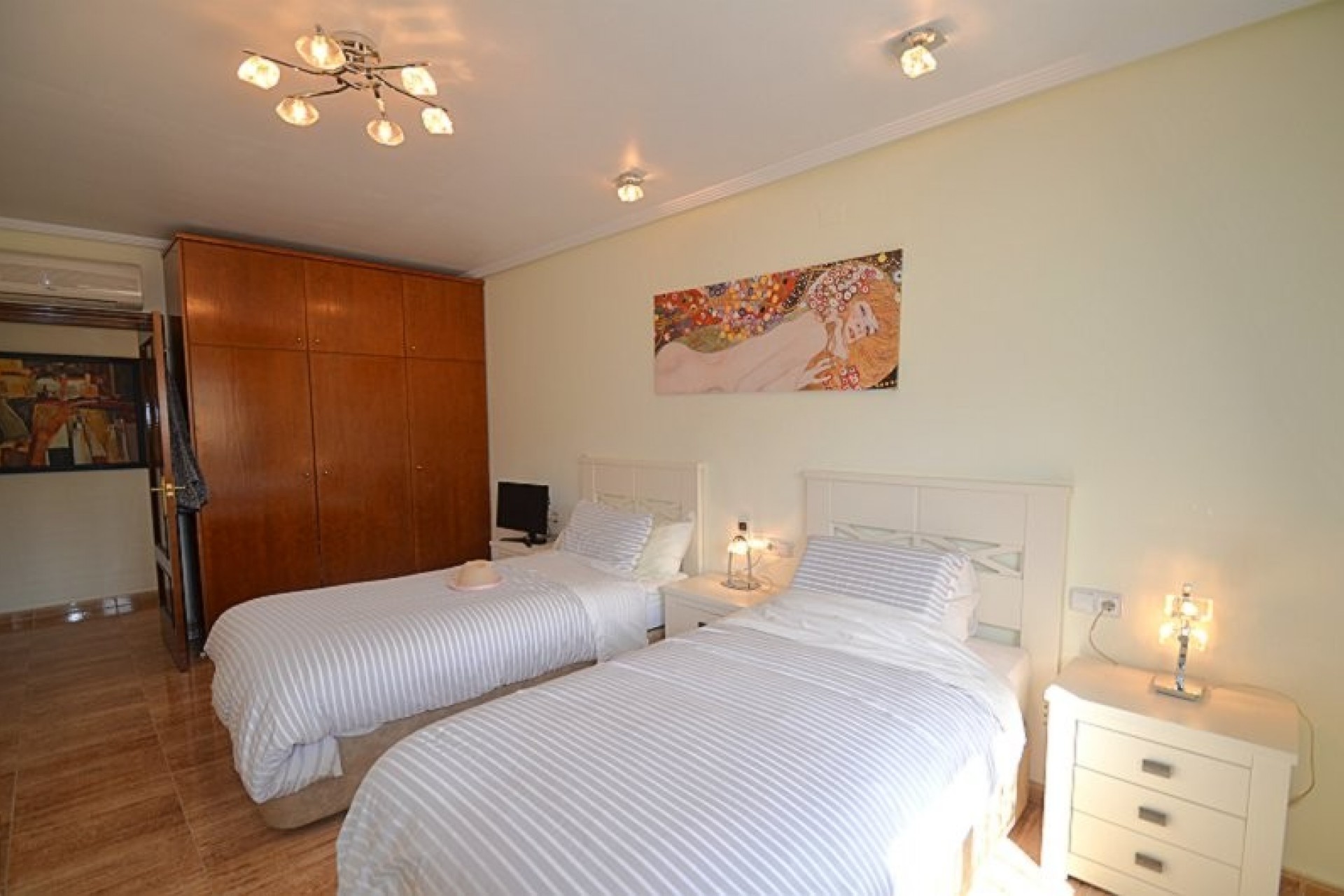 Brukt - Villa -
Campos del Río - Inland