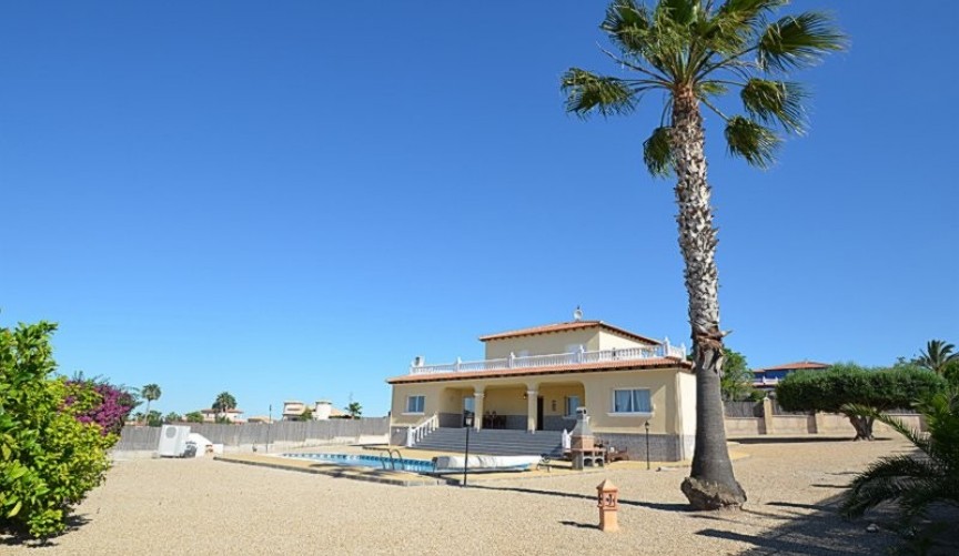 Brukt - Villa -
Campos del Río - Inland