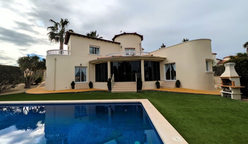 Brukt - Villa -
Campos del Río