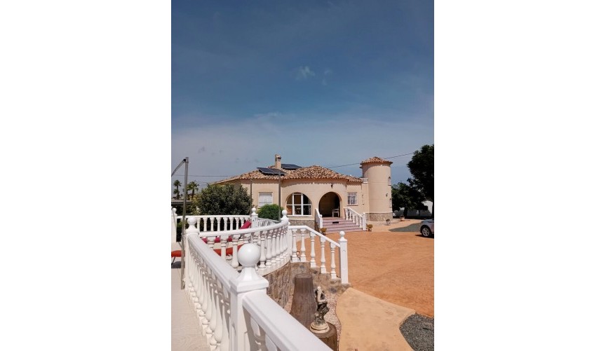 Brukt - Villa -
Catral - Costa Blanca