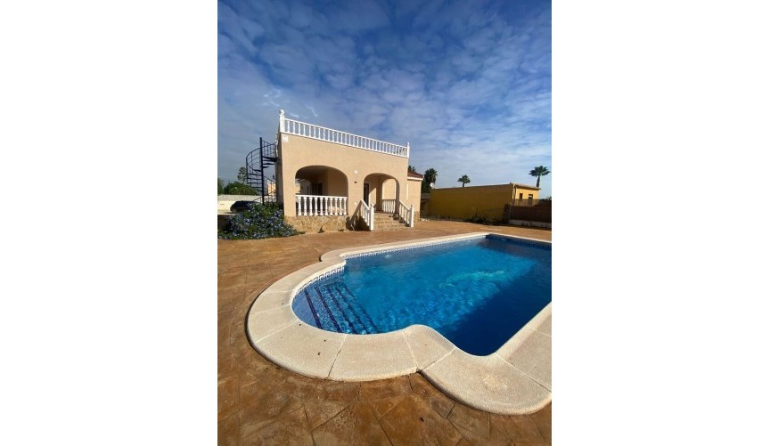 Brukt - Villa -
Catral - Costa Blanca