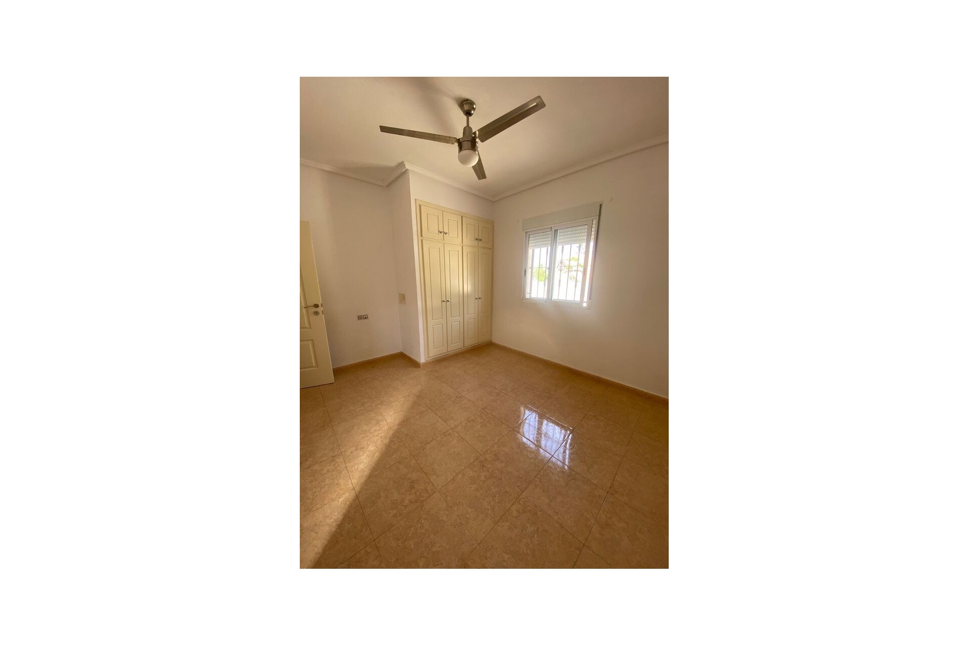 Brukt - Villa -
Catral - Costa Blanca