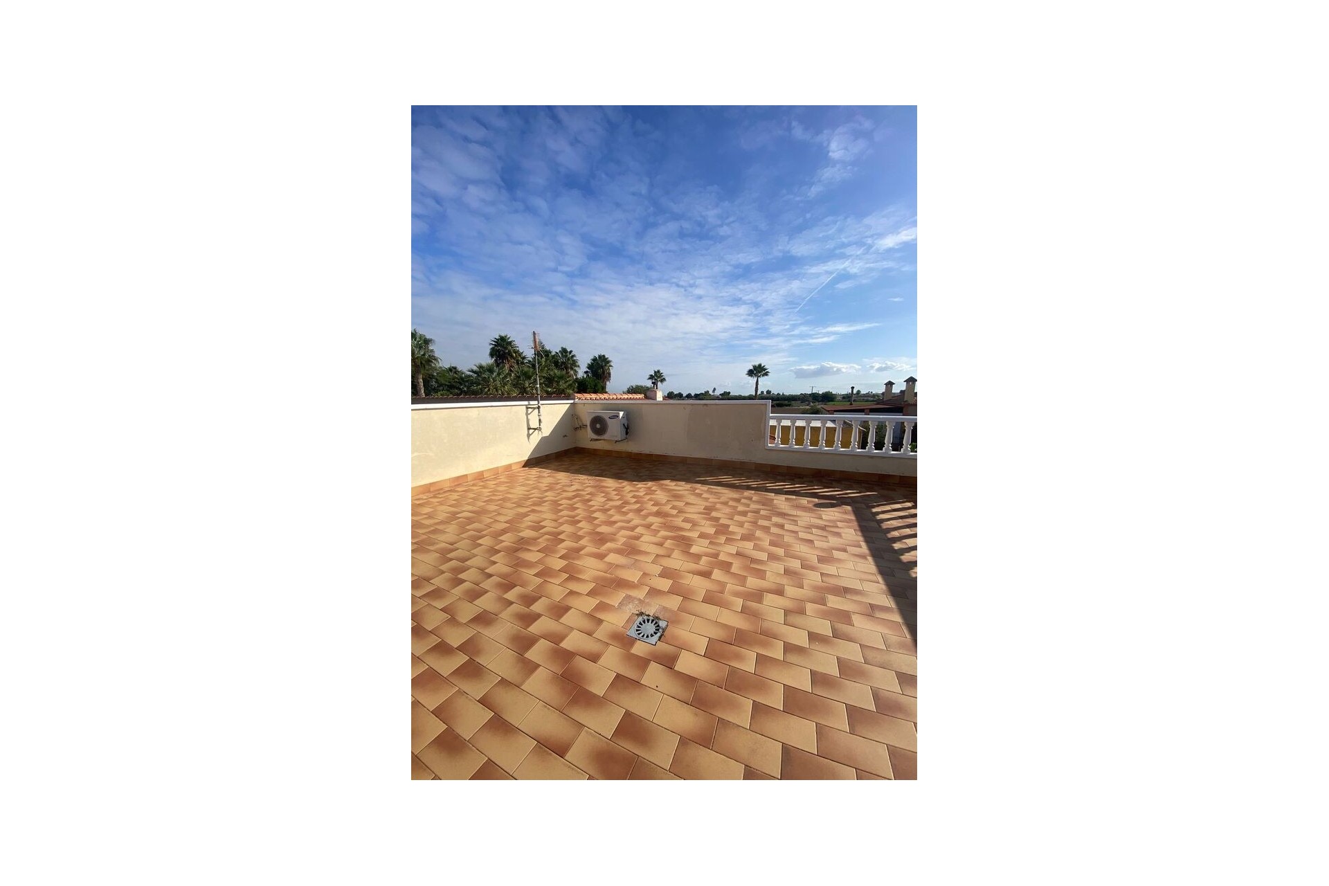 Brukt - Villa -
Catral - Costa Blanca