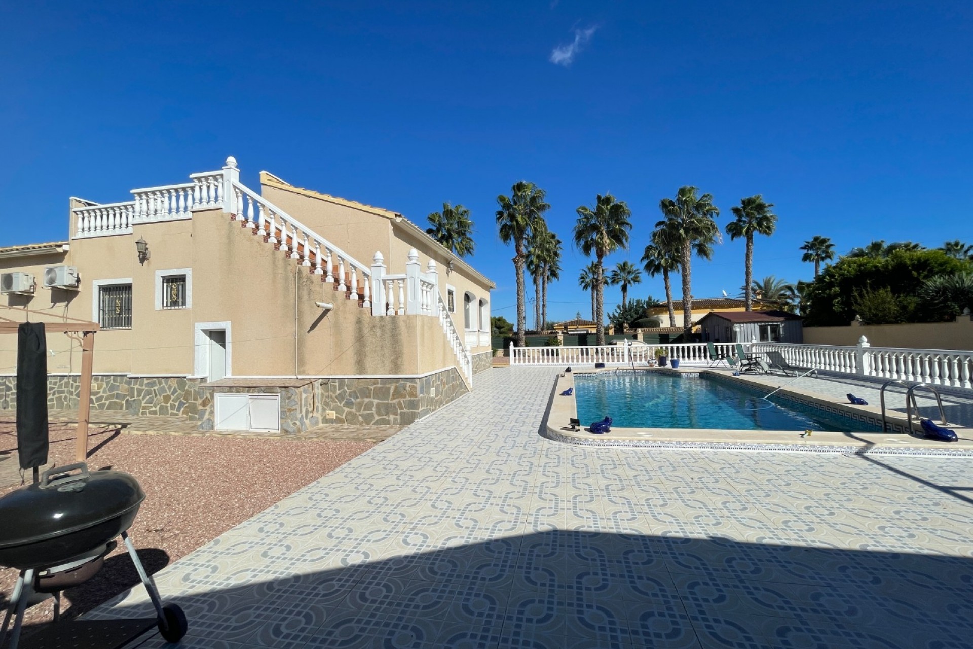 Brukt - Villa -
Catral - Costa Blanca