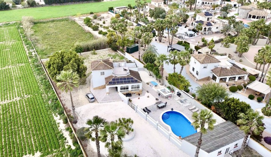 Brukt - Villa -
Catral - Costa Blanca
