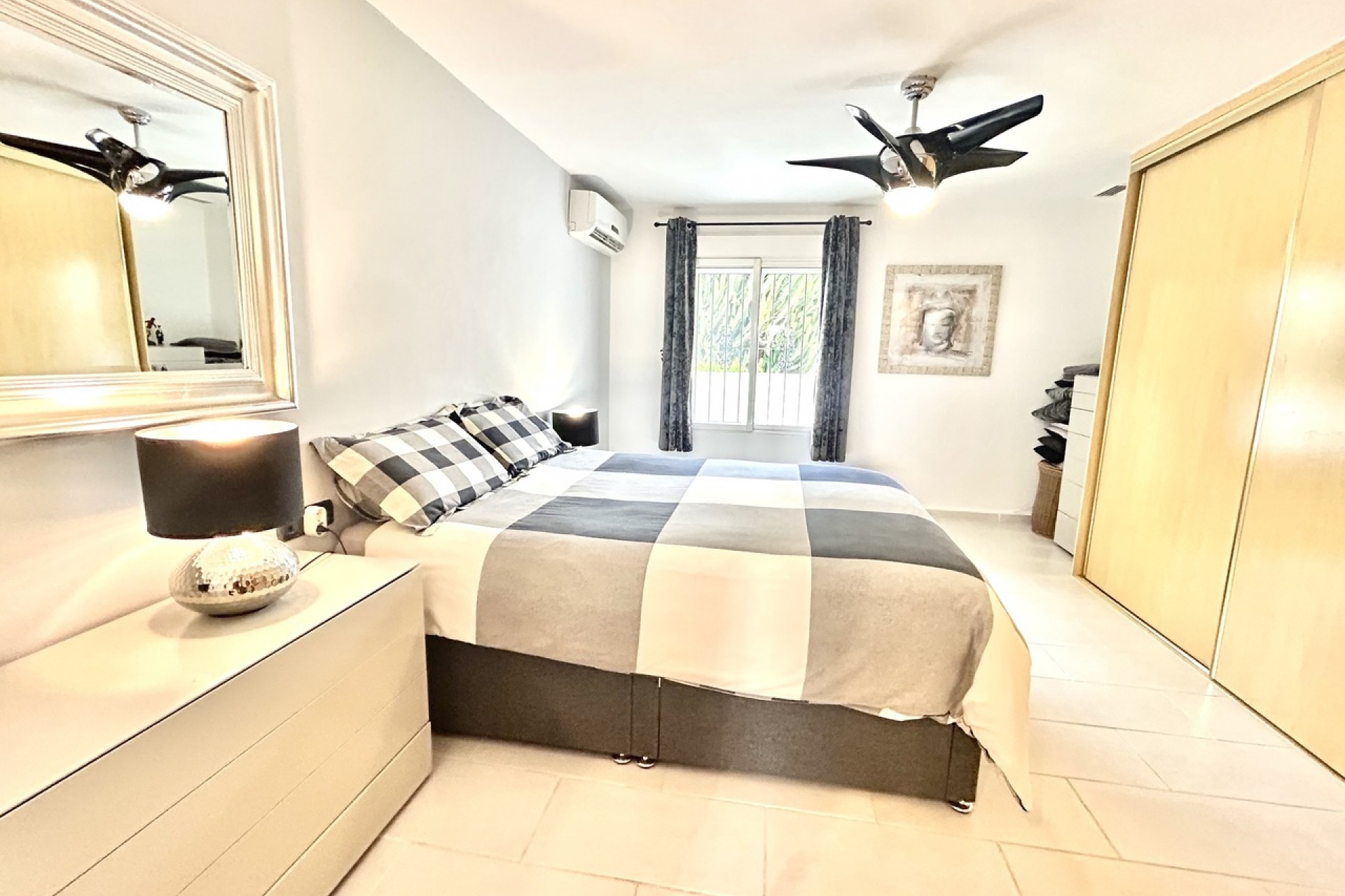 Brukt - Villa -
Catral - Costa Blanca