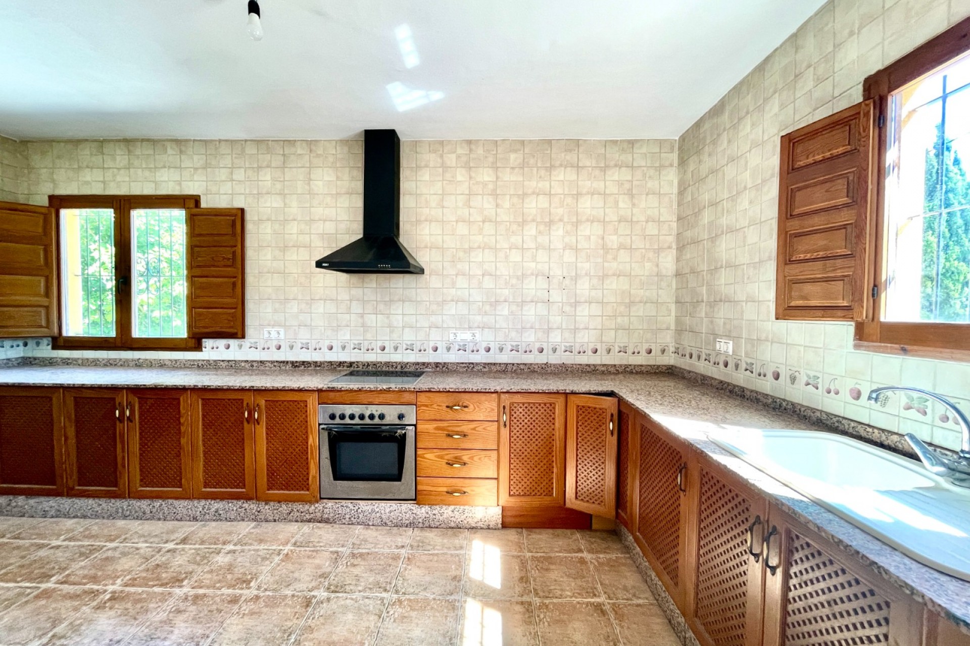 Brukt - Villa -
Catral - Costa Blanca