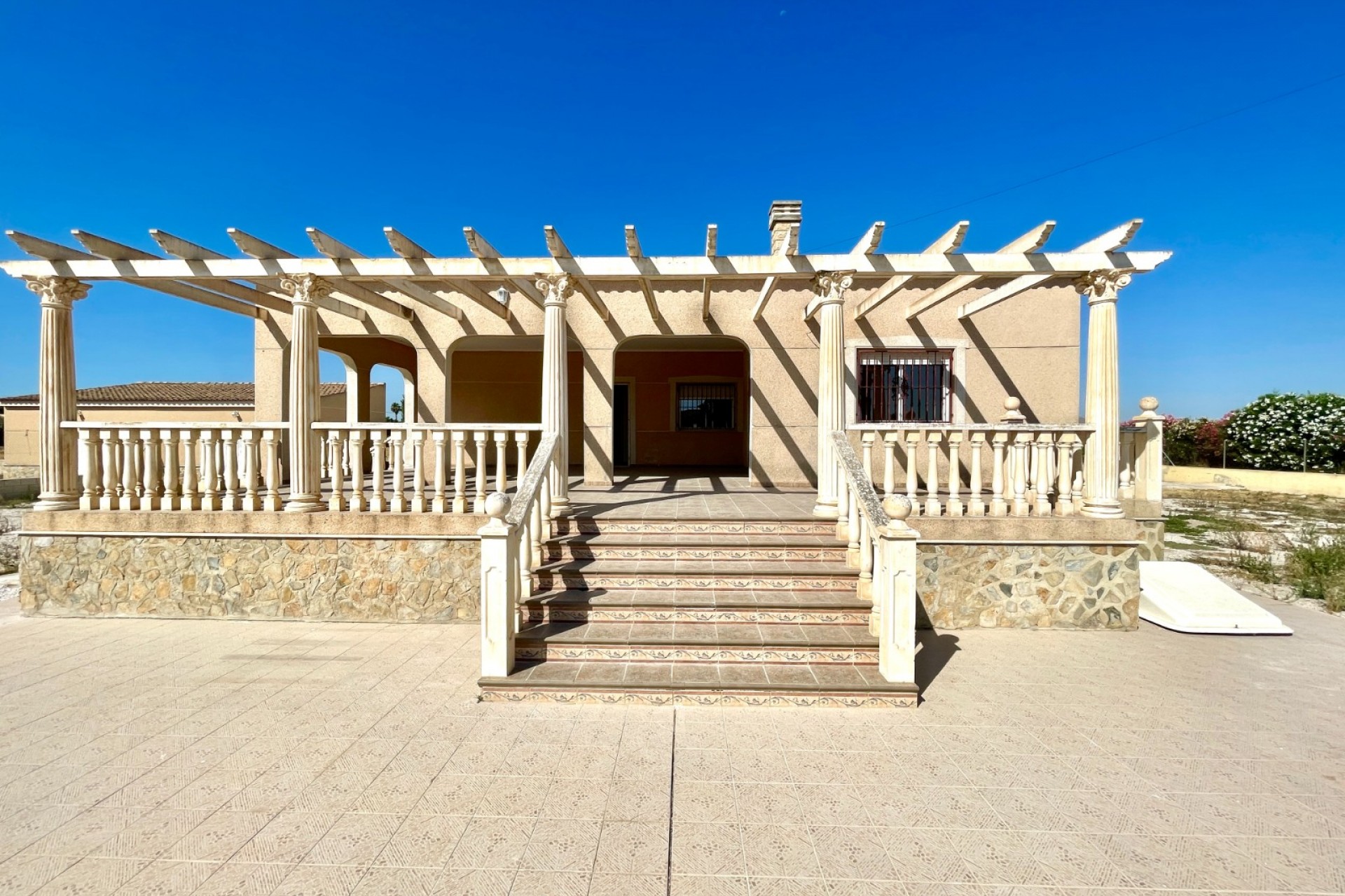 Brukt - Villa -
Catral - Costa Blanca