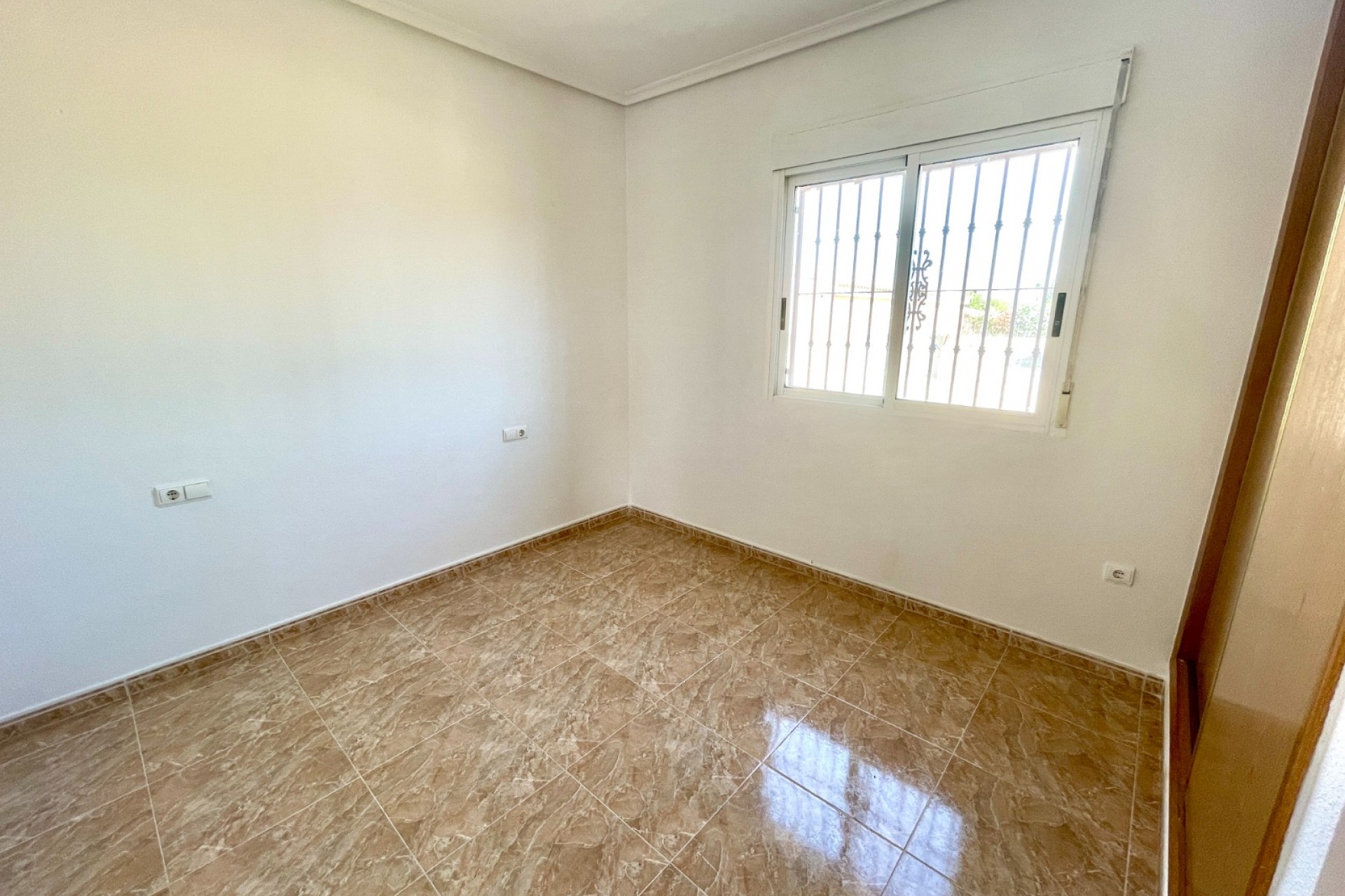 Brukt - Villa -
Catral - Costa Blanca