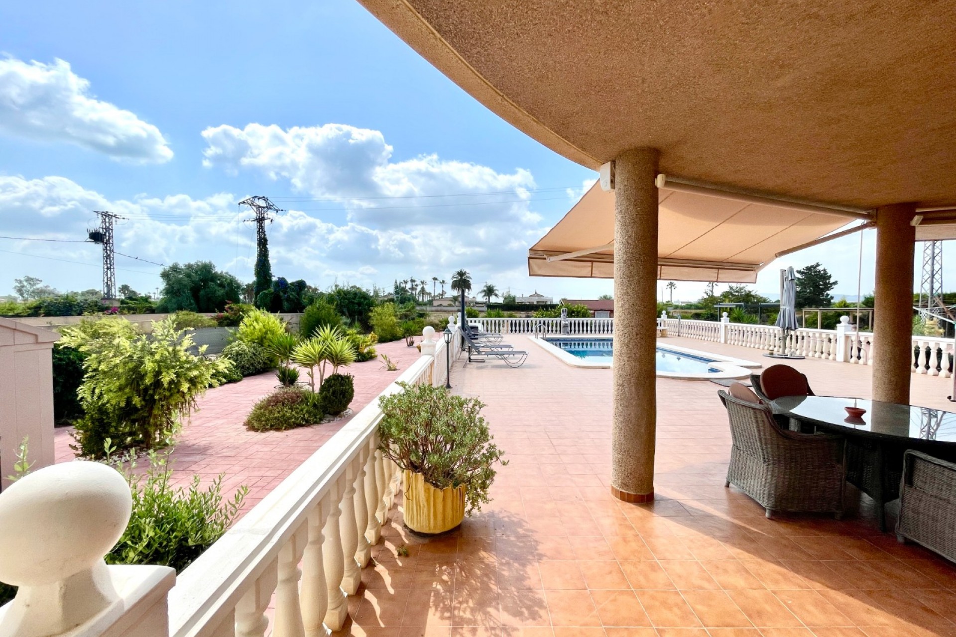Brukt - Villa -
Catral - Costa Blanca