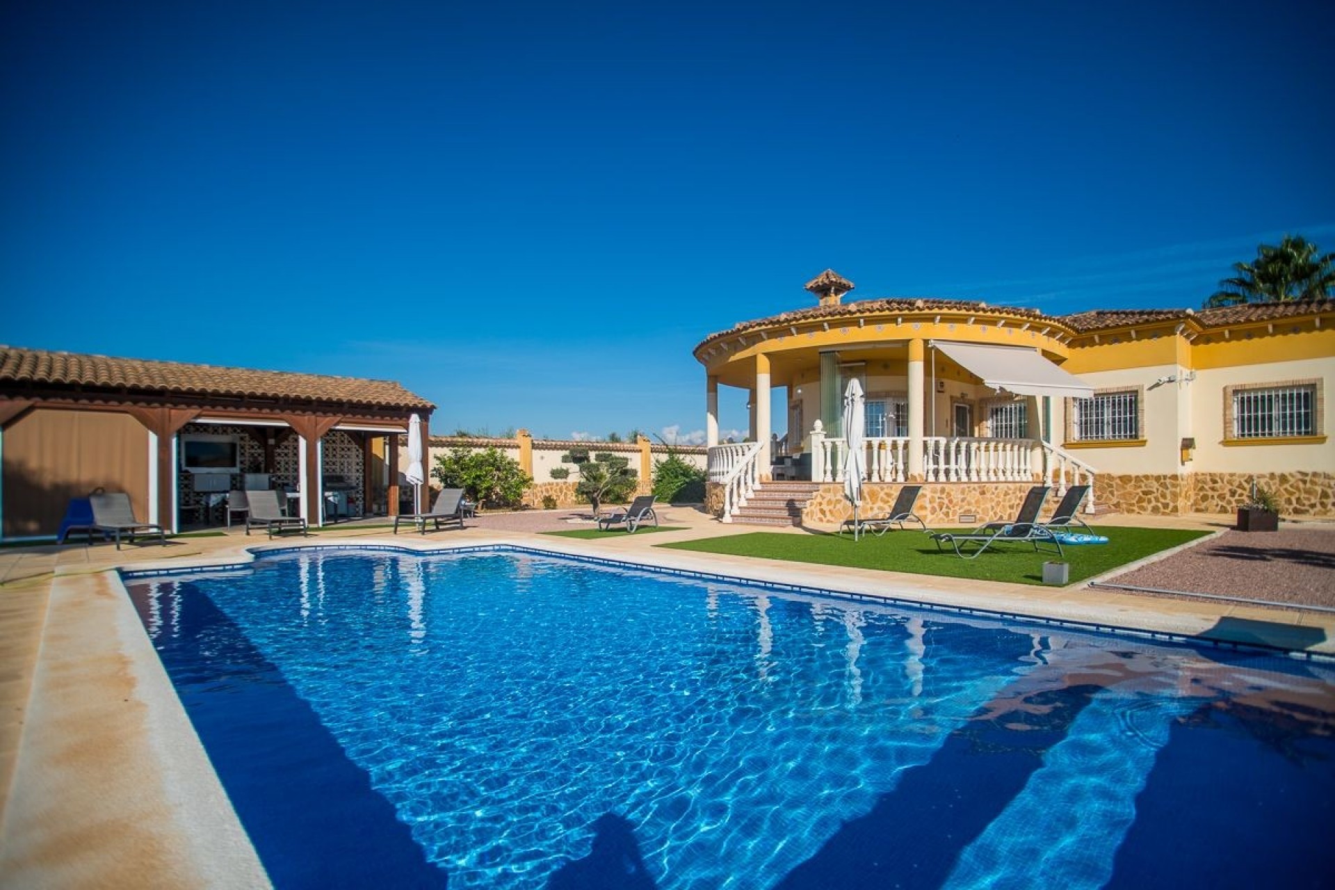 Brukt - Villa -
Catral - Costa Blanca