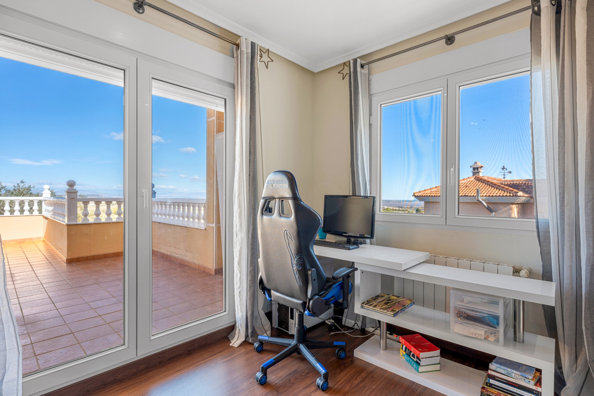 Brukt - Villa -
Ciudad De Las Comunicaciones - Costa Blanca