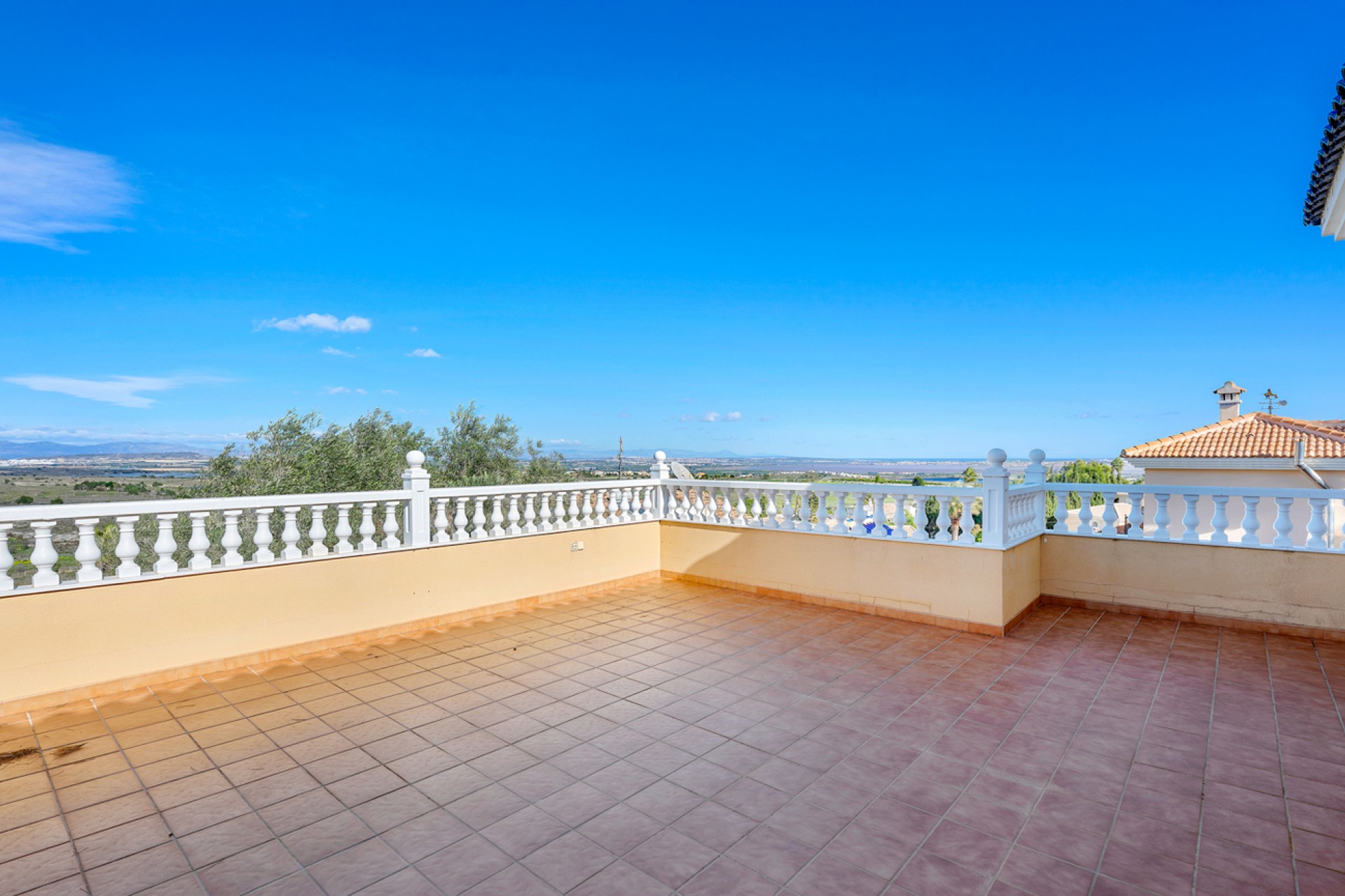 Brukt - Villa -
Ciudad De Las Comunicaciones - Costa Blanca