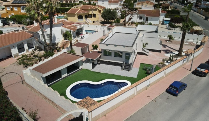 Brukt - Villa -
Ciudad Quesada - Costa Blanca