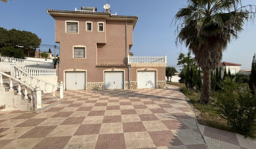 Brukt - Villa -
Ciudad Quesada - Costa Blanca