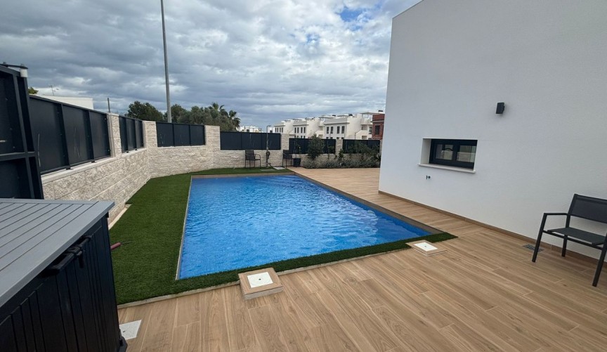Brukt - Villa -
Ciudad Quesada - Costa Blanca