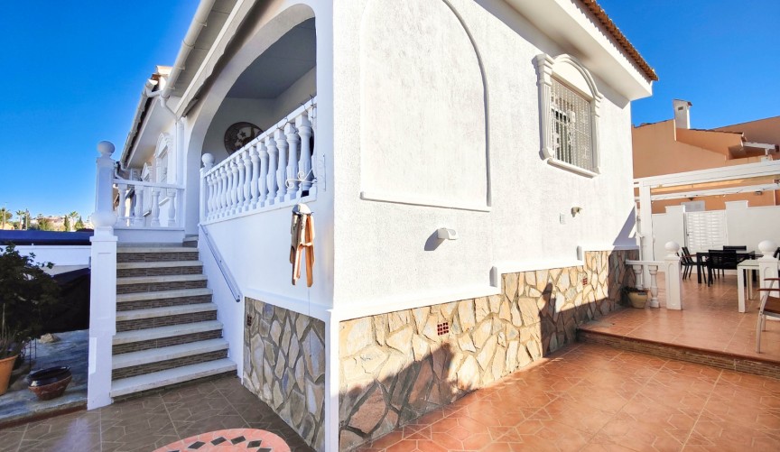Brukt - Villa -
Ciudad Quesada - Costa Blanca
