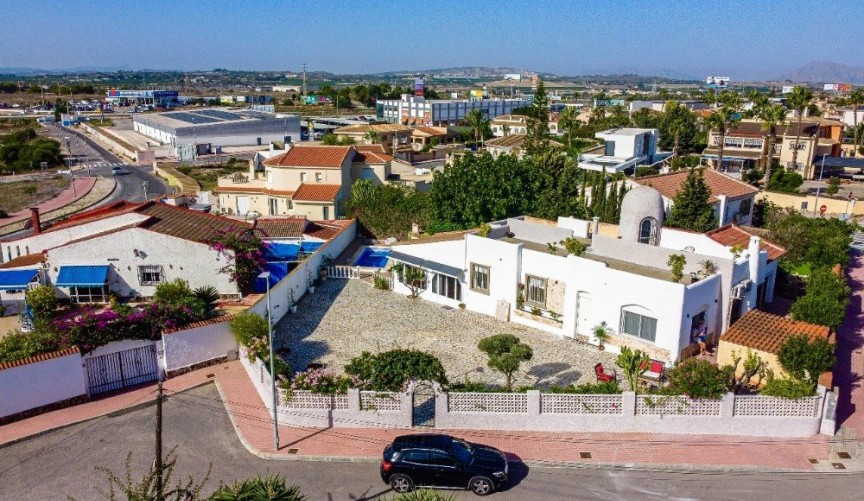 Brukt - Villa -
Ciudad Quesada - Costa Blanca