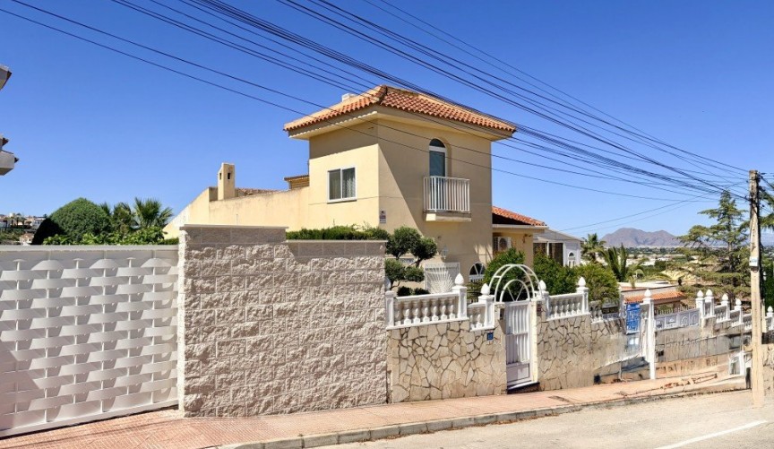 Brukt - Villa -
Ciudad Quesada - Costa Blanca