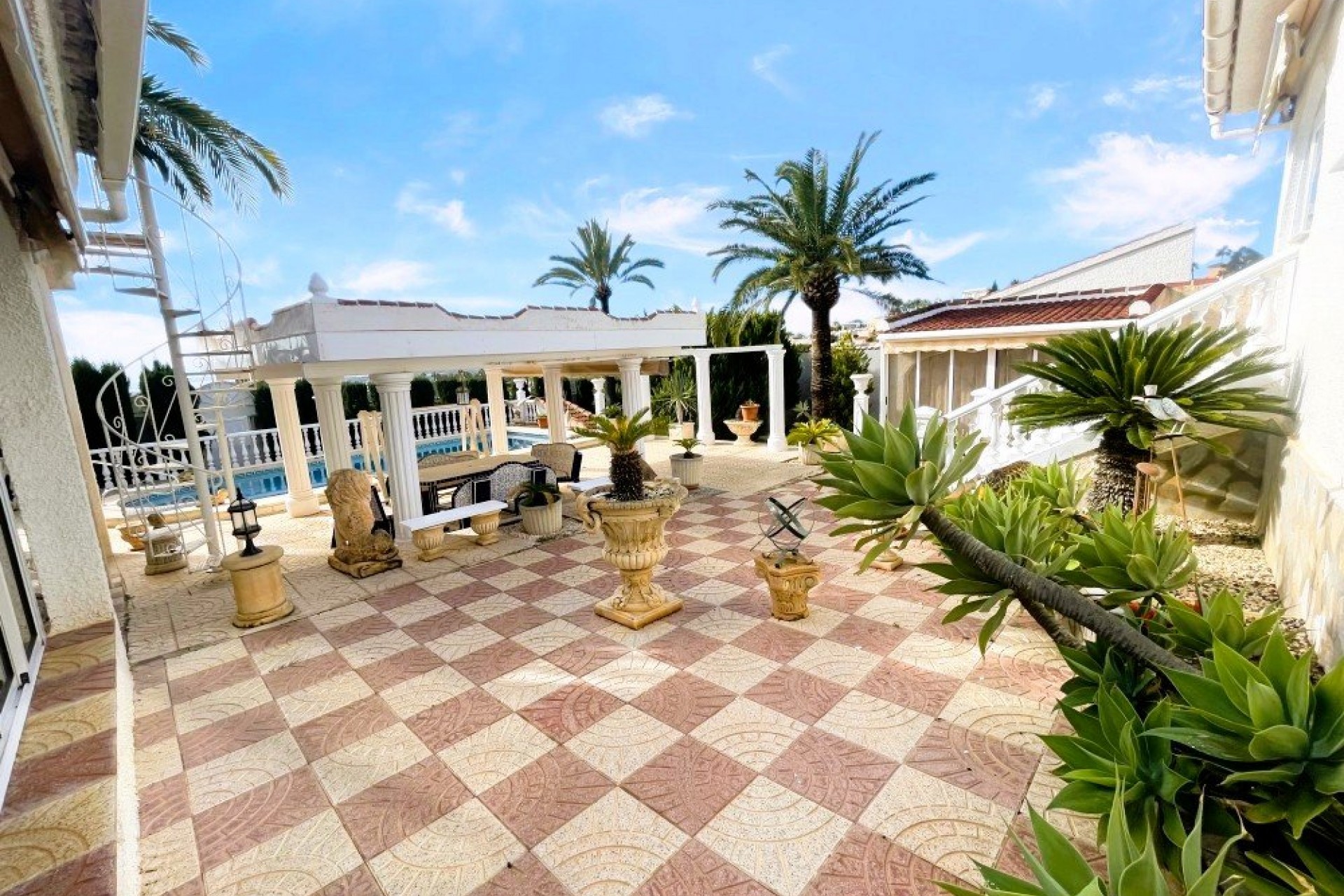 Brukt - Villa -
Ciudad Quesada - Costa Blanca