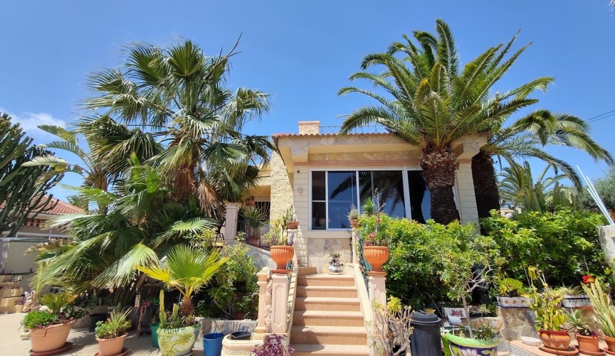 Brukt - Villa -
Ciudad Quesada - Costa Blanca