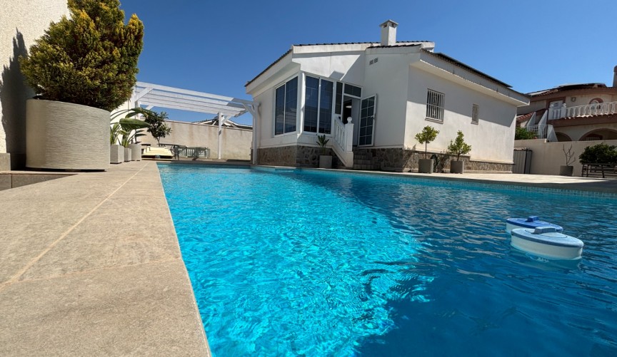 Brukt - Villa -
Ciudad Quesada - Costa Blanca
